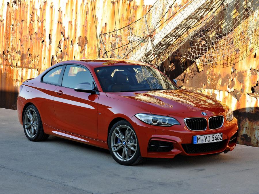  BMW M235i Coupe 2014 года  (фото 1 из 46)